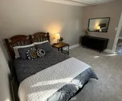 Cozy, Newly Remodeled 2 bedroom home