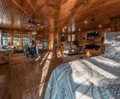 Cabin on the river, great views, swim access