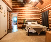 Cozy Cabin Lane w/ inflatable hot tub & game room