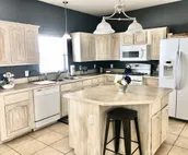 Spacious Home (1 bed/1 bath) Near I-80 w/Views