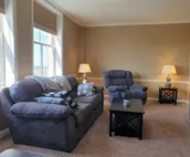 Stunning and Convenient Located 1B/1B Apartment