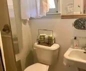 Cozy, private cabin 5
