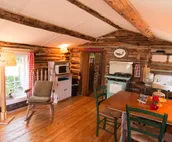 Jakey's Fork Homestead - Bunkhouse Cabin