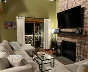 (56) AIR-CONDITIONED Gorgeous Killington Condo.
