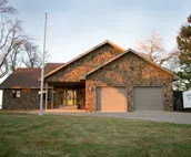 Large Two Home Lake Complex Sleeps 12 or more.