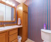 Awesome Girdwood cabin near lifts, hiking, brewery
