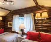 HISTORIC FREMONT CABIN FROM 1929 is perfect for the traveler who likes 2 quee...