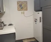 Retro Down Under/Basement Apartment