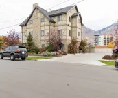 Heavenly Swiss Chalet Styled Condo (ADA OK!)