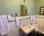 Rose Room-Historic Victorian Mansion