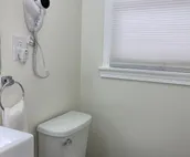 Private 4BDRM/2 Baths house, 5 Miles from Downtown