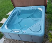 Hot Tub Haven for your Riverton getaway!