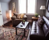 Cozy Apt #2 w/charming sunroom and new renovation