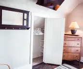 Cozy Apt #2 w/charming sunroom and new renovation