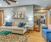 Charming, 4 Bed/3 Bath; 5 min walk to OU Stadium!