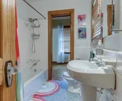Charming, 4 Bed/3 Bath; 5 min walk to OU Stadium!