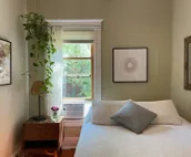 Charming Riverside 3-bedroom Cottage