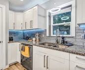 Picturesque Lakeside Oasis on Kettle Moraine Lake