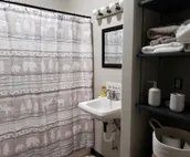 Adorable 1 Bedroom Guest House borders Pine Creek