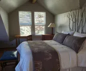 Adorable 1 Bedroom Guest House borders Pine Creek