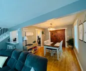 Cheerful 3 bedroom home with outdoor fireplace