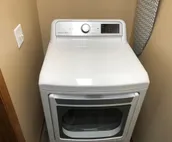 Relaxing 2 Bed 2 Bath with Garage!