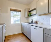 The Draper Inn. Updated Historic Home with a Vibe.