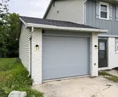 Smart Townhouse with 2 Bedrooms & Garage