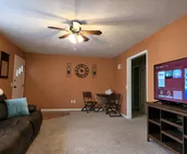 Cheerful 3-bedroom home!