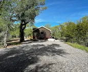 River’s edge cabin, on private 5 acre river front