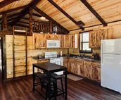 River’s edge cabin, on private 5 acre river front