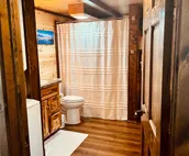 River’s edge cabin, on private 5 acre river front