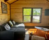 River’s edge cabin, on private 5 acre river front