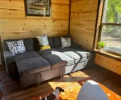 River’s edge cabin, on private 5 acre river front