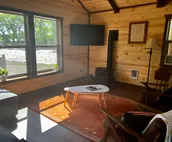 River’s edge cabin, on private 5 acre river front