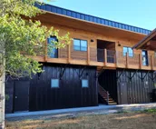 Black & Tan 2BR 1.5BA Mountain Town Apt