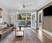 Renovated Water Haus ⎥+8 beds ⎥Historic Waterfront