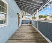 Renovated Water Haus ⎥+8 beds ⎥Historic Waterfront
