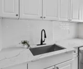 Renovated Water Haus ⎥+8 beds ⎥Historic Waterfront