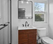 Renovated Water Haus ⎥+8 beds ⎥Historic Waterfront