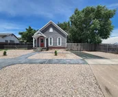 Quaint 2-bedroom home in the heart of the Midwest