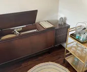 MIDMOD ON SIXTH: downtown-no cleaning/airbnb fee