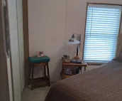 AJ's Cottage, 2bds/1ba. Sleeps 4 comfortably