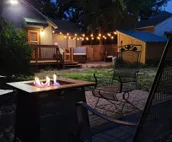 Cozy one bedroom Cottage Getaway!