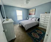 Comfortable 3BDR 2Bth house+Fenced Backyard