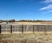 Comfortable 3BDR 2Bth house+Fenced Backyard
