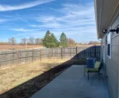 Comfortable 3BDR 2Bth house+Fenced Backyard