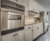 Village cozy-modern ranch with huge shower!