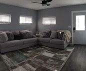 Ravishing 2 bed/1 bath W/Hottub BBQ & firepit