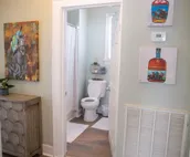 Comfy Midtown Retreat - close to Baptist Health!